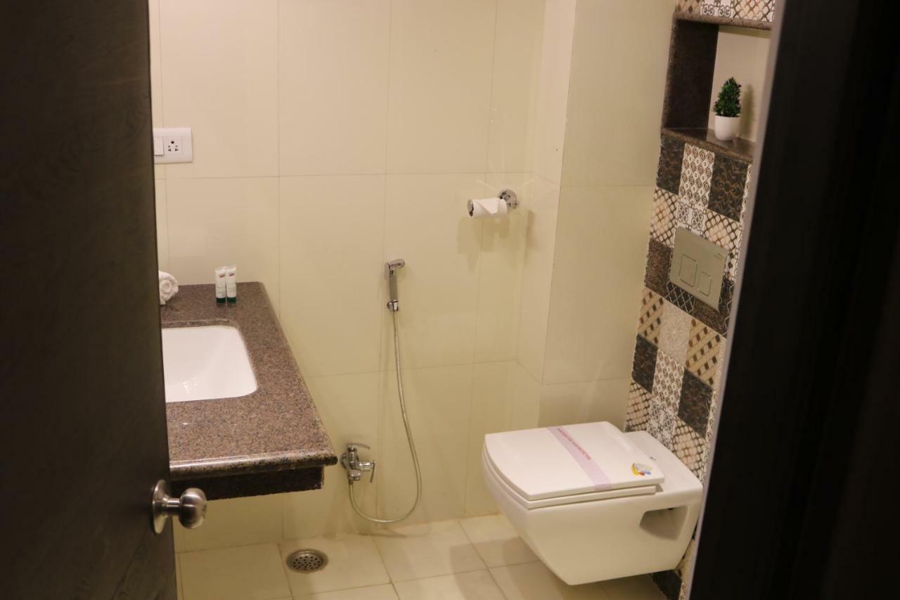 Hotel Solitaire Chinhat المظهر الخارجي الصورة