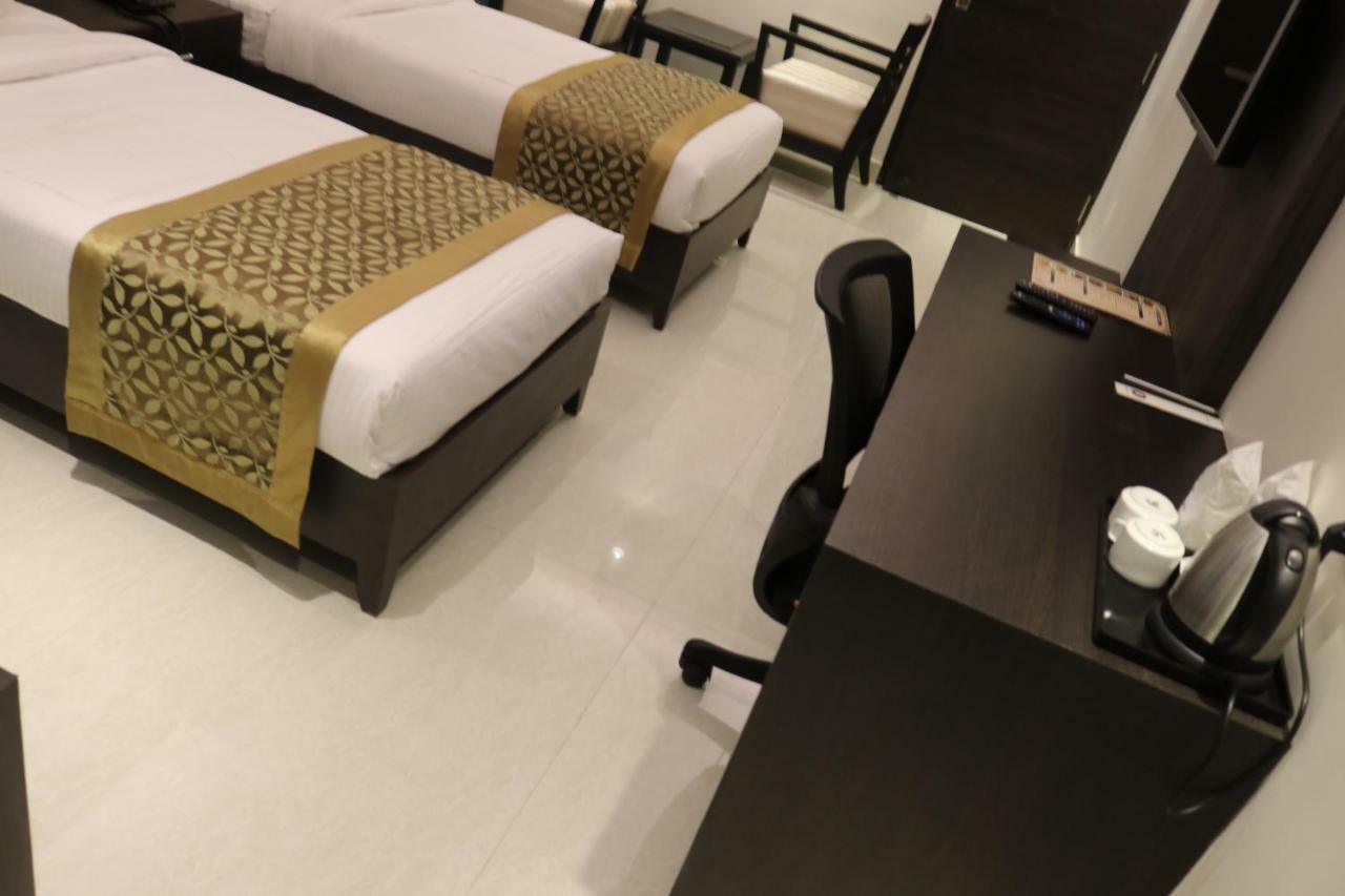 Hotel Solitaire Chinhat المظهر الخارجي الصورة